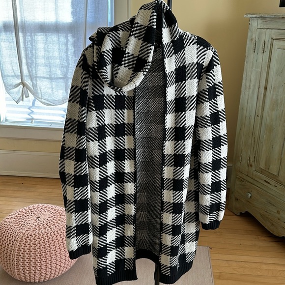 Sweater jacket with  hood - Picture 1 of 2